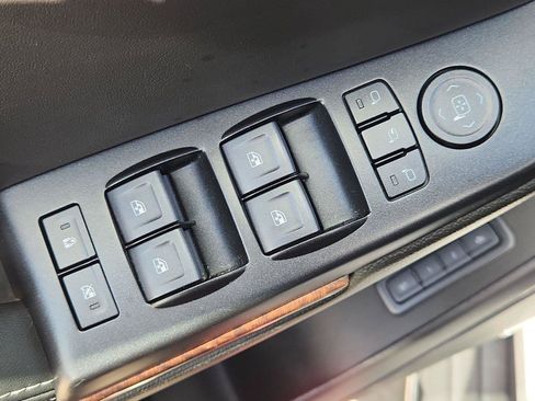 Used 2019 GMC Yukon XL SLT w/ Open Road Package AWD/4WD image 24