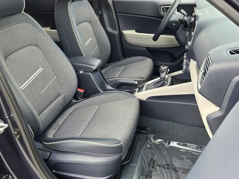 Used 2023 Hyundai Venue Limited w/ Cargo Package FWD image 15