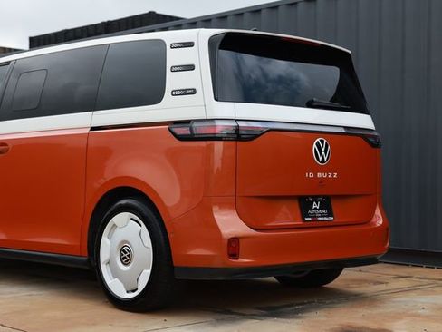 Used 2025 Volkswagen ID. Buzz 1st Edition RWD image 54