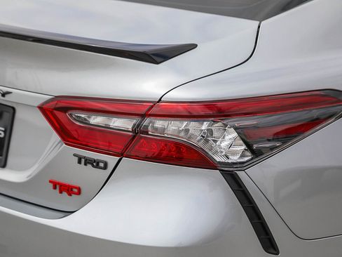Used 2024 Toyota Camry XSE FWD image 9