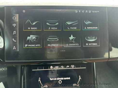 Used 2022 Audi e-tron Premium w/ Towing Package image 25