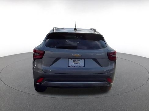 Used 2025 Chevrolet Trax LT image 22