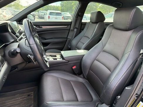 Used 2019 Honda Accord Sport image 16