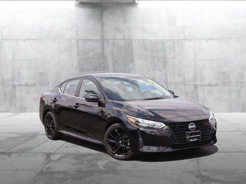 Used 2025 Nissan Sentra SR w/ Midnight Edition FWD image 2