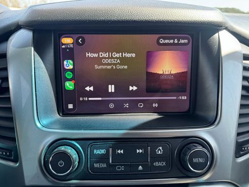 Used 2018 Chevrolet Suburban LT image 32