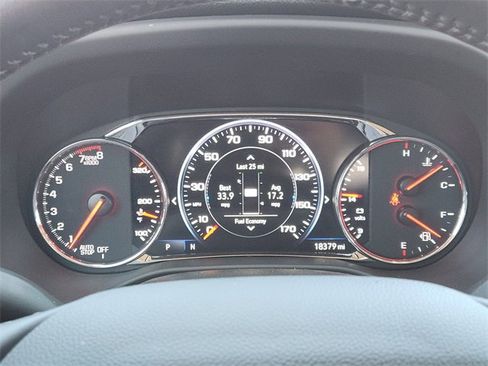 Used 2021 GMC Acadia SLT w/ Technology Package image 16