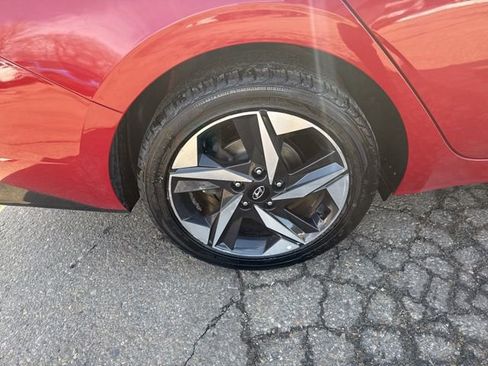 Used 2023 Hyundai Elantra Limited w/ Cargo Package image 14