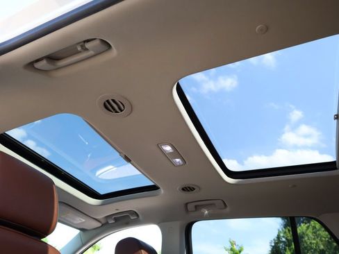 Used 2020 Chevrolet Traverse High Country w/ LPO, Floor Liner Package AWD/4WD image 9
