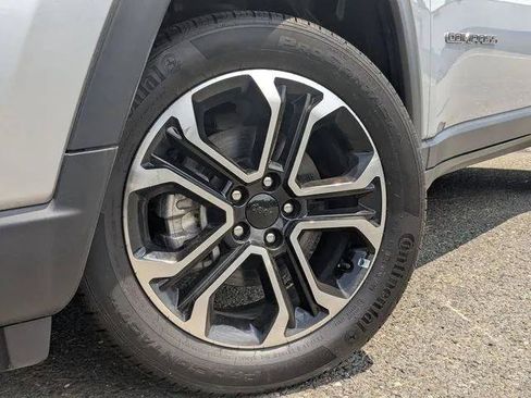 Certified 2022 Jeep Compass Limited w/ Sun and Sound Group AWD/4WD image 10