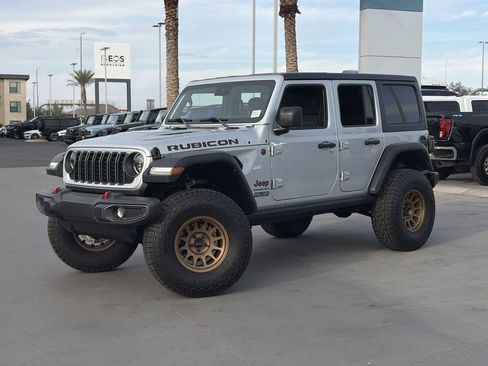 Used 2024 Jeep Wrangler Unlimited Rubicon w/ Convenience Group image 3