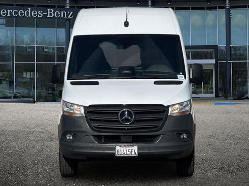 Used 2025 Mercedes-Benz Sprinter 2500 image 9
