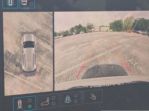 Used 2025 GMC Acadia Elevation image 21