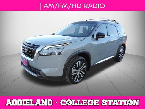 Used 2025 Nissan Pathfinder Platinum w/ Cargo Package FWD image 8
