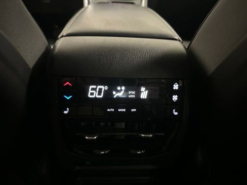 Used 2023 Jeep Grand Cherokee L Limited AWD/4WD image 24