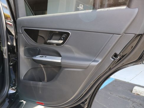 Used 2025 Mercedes-Benz GLC 300 4MATIC w/ Driver Assistance Package image 24