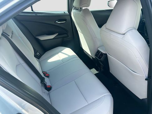 Used 2025 Lexus UX 300h FWD image 26