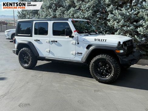 Used 2020 Jeep Wrangler Unlimited Willys image 12
