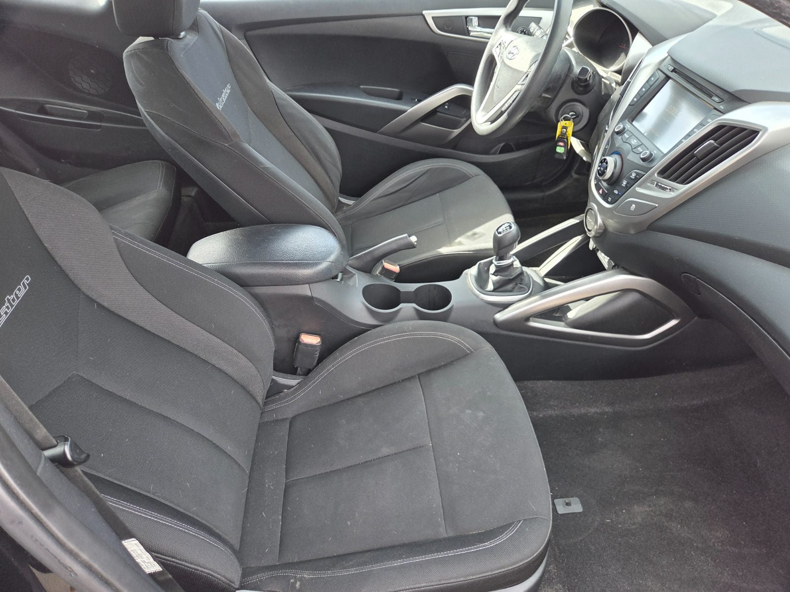 Used 2016 Hyundai Veloster FWD image 11