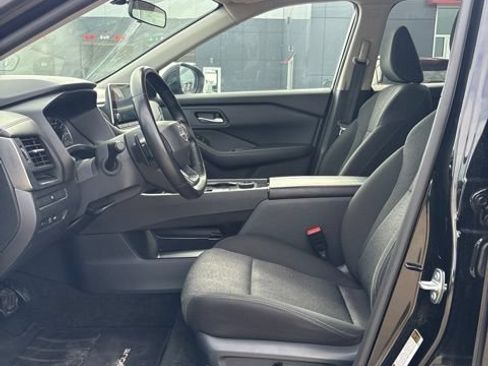 Used 2025 Nissan Rogue SV AWD/4WD image 5