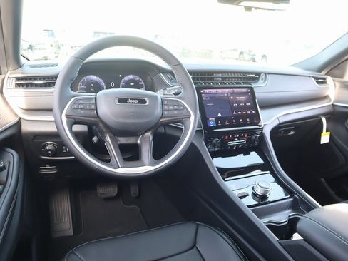 New 2025 Jeep Grand Cherokee L Limited w/ Luxury Tech Group II image 2