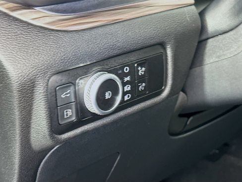 Used 2023 Ford Explorer Limited w/ Hybrid Equipment Group 310A RWD image 10