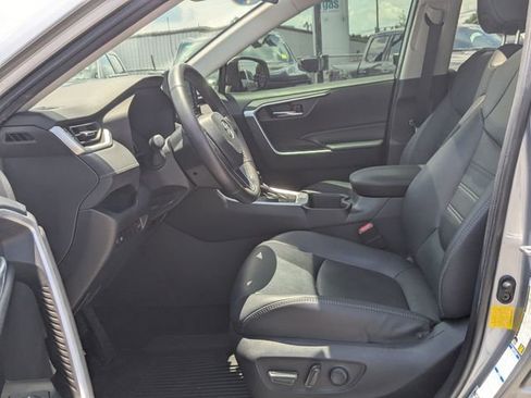 Used 2022 Toyota RAV4 XLE Premium AWD/4WD image 21