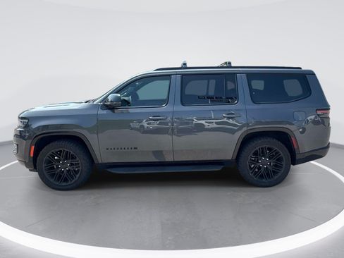 Used 2023 Jeep Wagoneer Series II AWD/4WD image 5