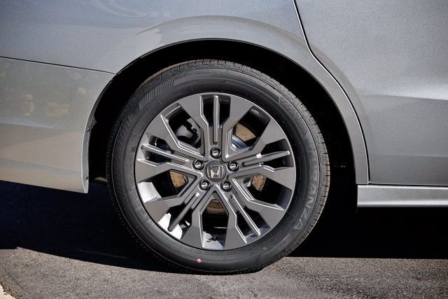 New 2027 Honda Odyssey Touring image 17