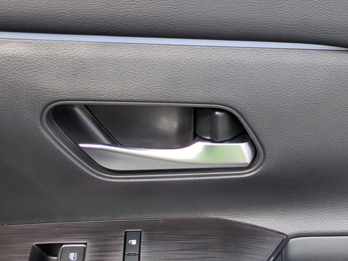 New 2026 Nissan Kicks SR FWD image 37