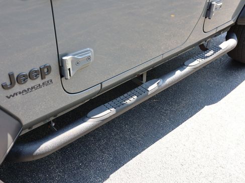 Used 2022 Jeep Wrangler Unlimited Sport image 12