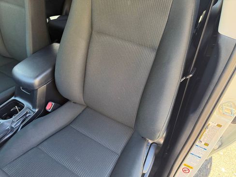 Used 2018 Toyota RAV4 LE w/ All Weather Liner Package AWD/4WD image 28