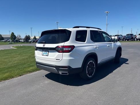 New 2026 Honda Pilot image 3
