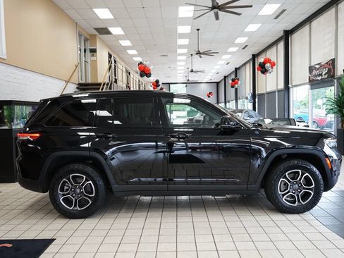 Used 2023 Jeep Grand Cherokee Trailhawk AWD/4WD image 19