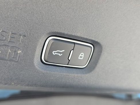 Used 2025 Ford Expedition Active AWD/4WD image 14