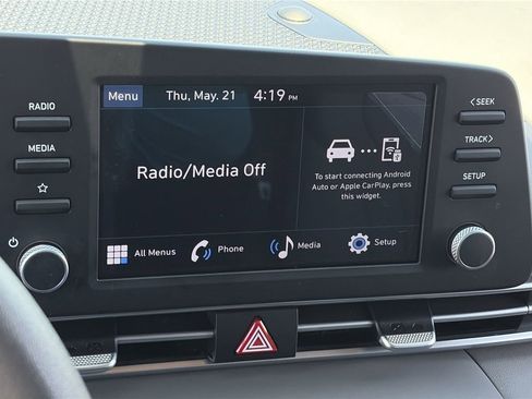 Certified 2024 Hyundai Elantra SE FWD image 24