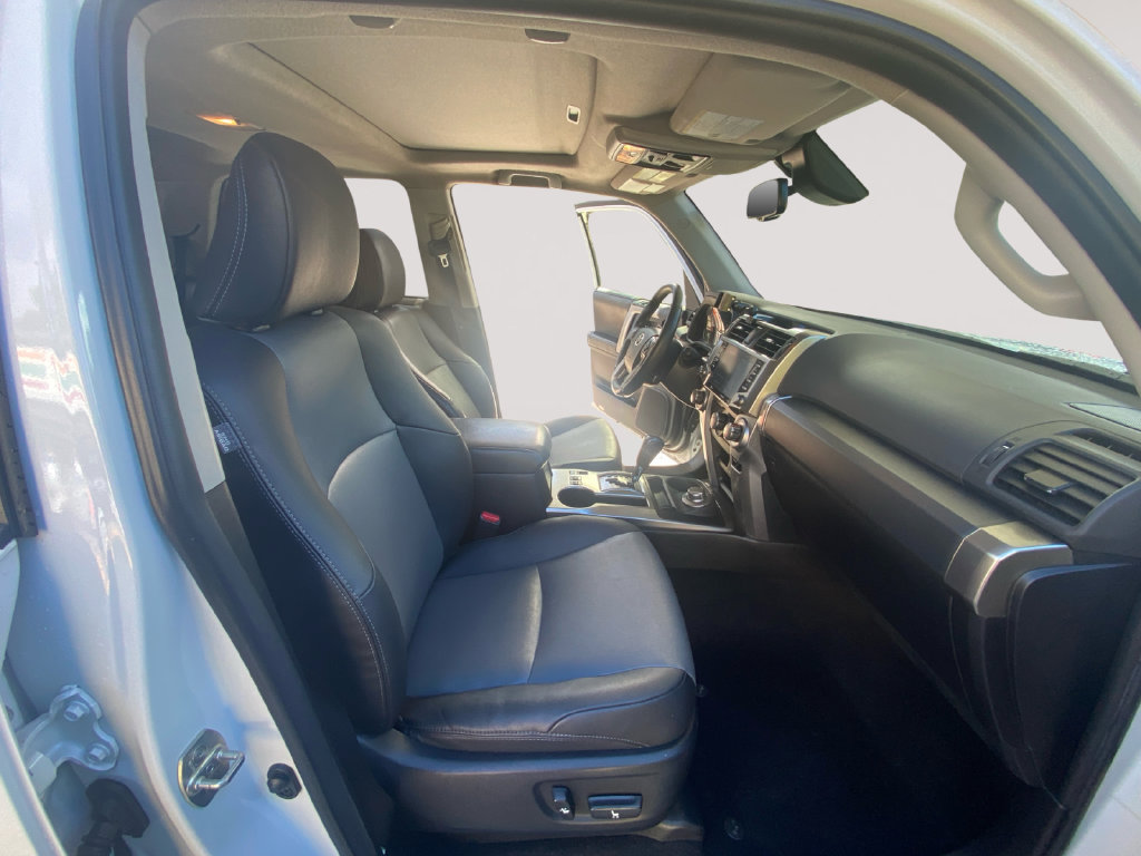 Used 2024 Toyota 4Runner SR5 Premium w/ Moonroof Package AWD/4WD image 15