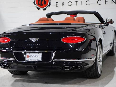 Used 2022 Bentley Continental GT image 36