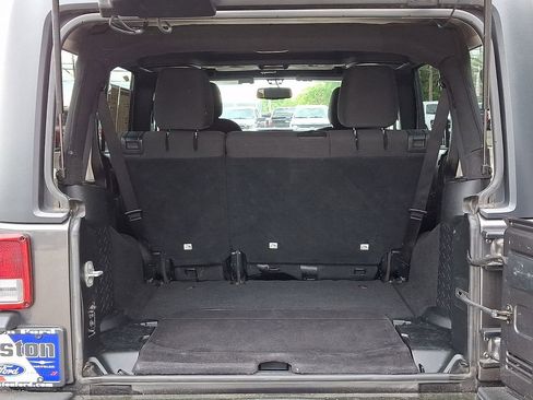 Used 2018 Jeep Wrangler Unlimited Sport AWD/4WD image 28