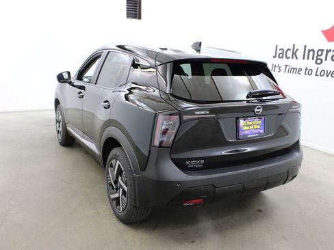 New 2026 Nissan Kicks SV w/ SV Premium Package image 3