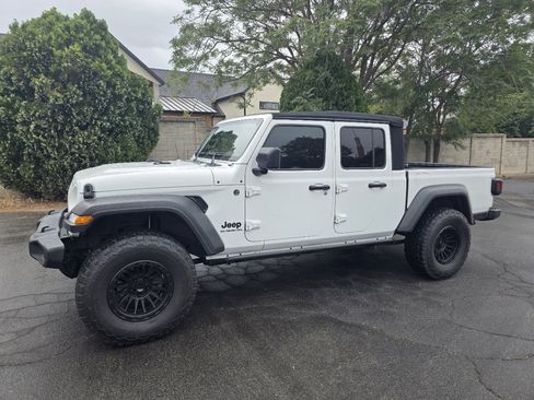 Used 2020 Jeep Gladiator Sport w/ Quick Order Package 24S image 2