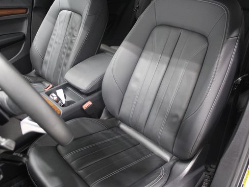 Used 2023 Audi Q5 2.0T Premium w/ Convenience Package AWD/4WD image 14