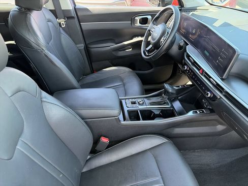 Used 2024 Kia Sorento S w/ Panoramic Sunroof Package FWD image 11
