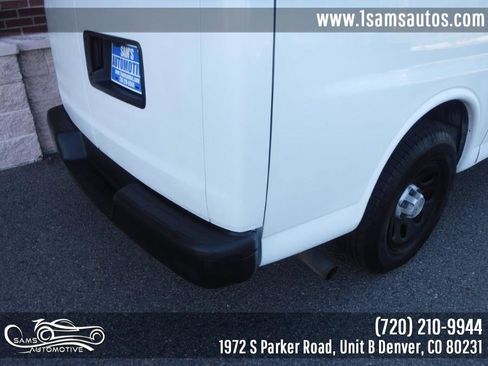 Used 2009 Chevrolet Express 1500 AWD image 17