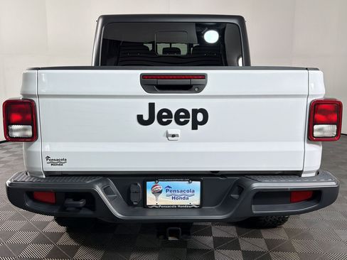 Used 2022 Jeep Gladiator Sport AWD/4WD image 8