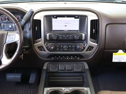 Used 2018 GMC Sierra 1500 SLT AWD/4WD image 17