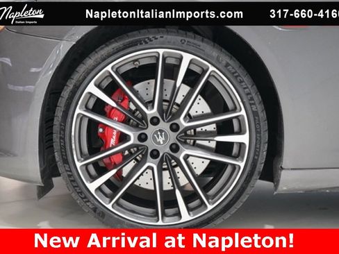 Used 2023 Maserati Quattroporte Trofeo image 12