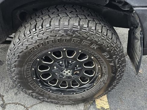 Used 2004 Toyota Sequoia SR5 image 27