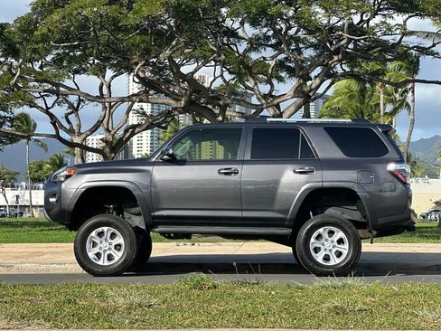 Used 2019 Toyota 4Runner SR5 Premium image 2