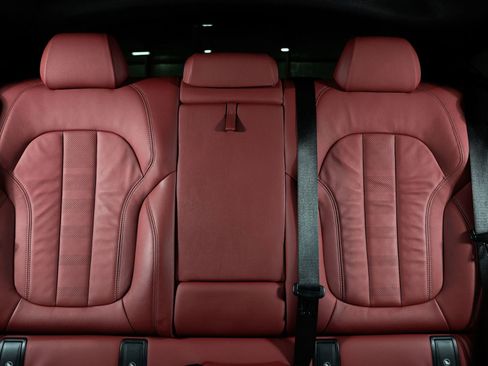 Used 2022 BMW X6 xDrive40i w/ Executive Package image 7