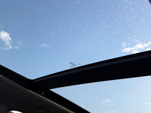 Used 2022 Ford Explorer XLT w/ Equipment Group 202A image 25